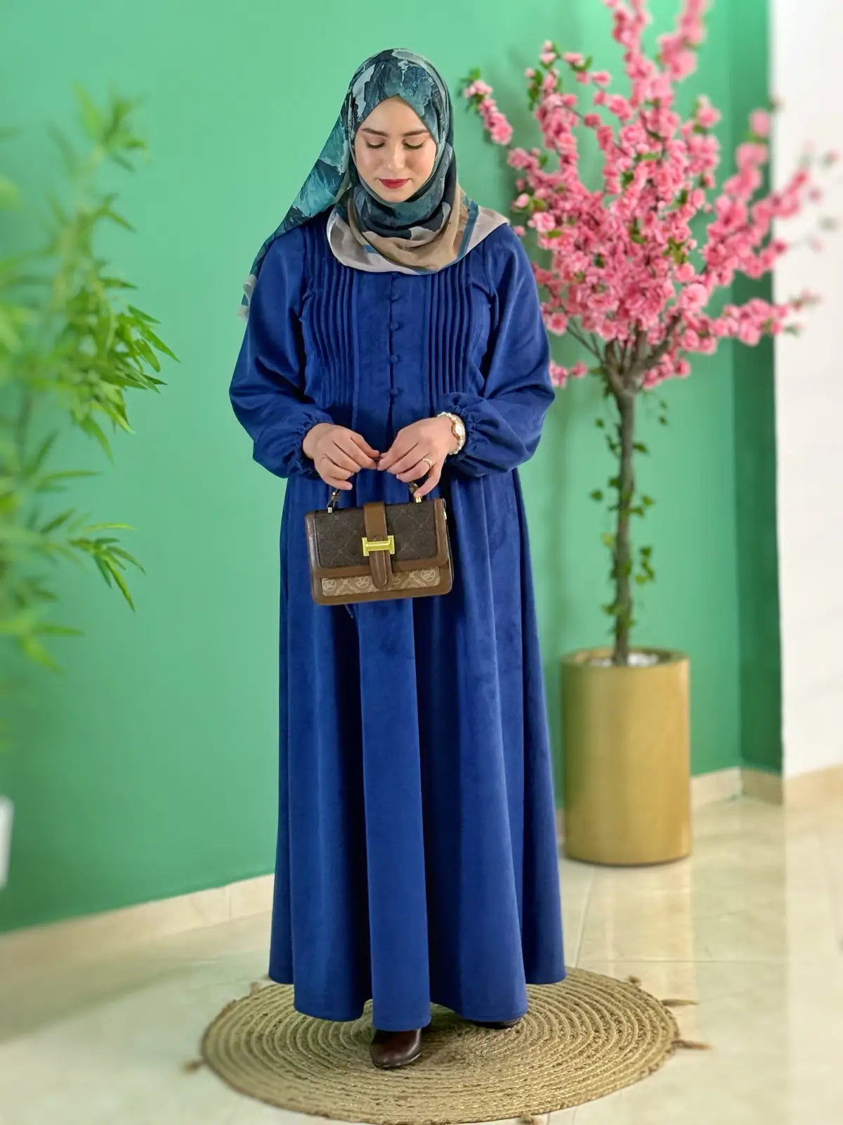 طقم نوران أزرق ملكي