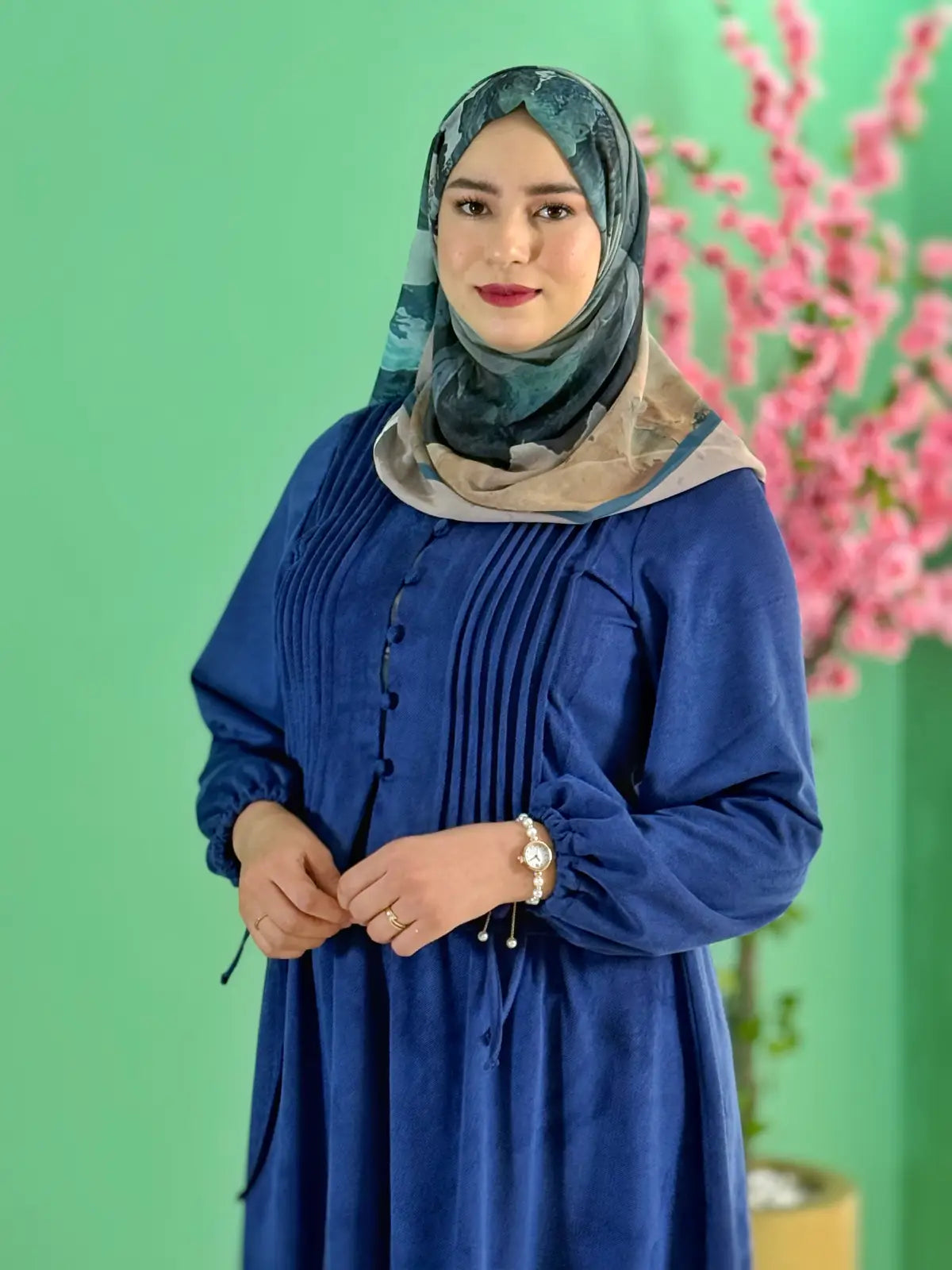 طقم نوران أزرق ملكي