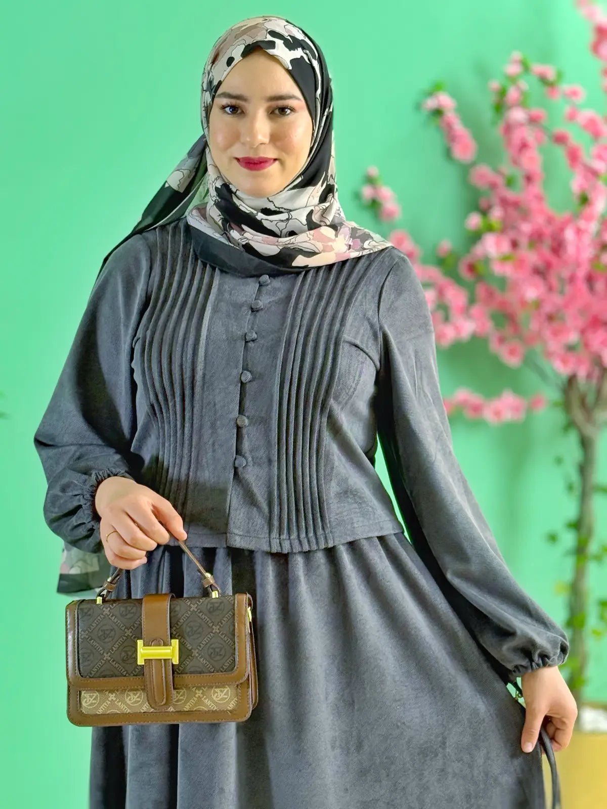 طقم نوران رمادي