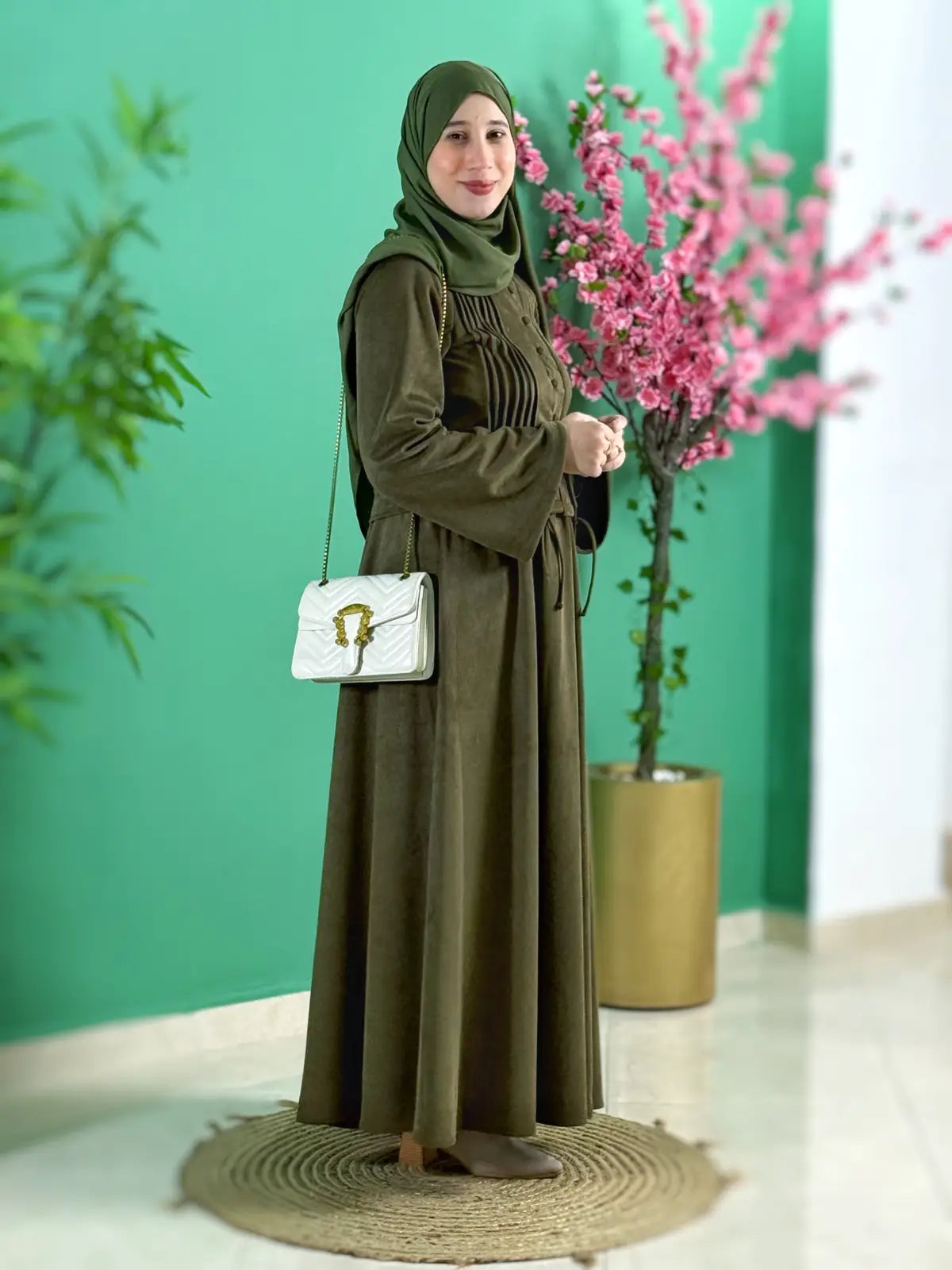 طقم نوران زيتوني