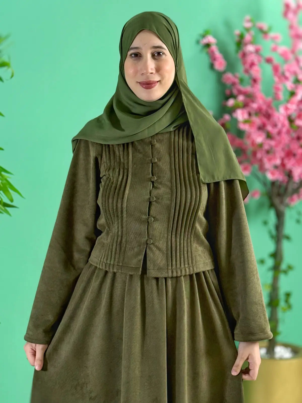 طقم نوران زيتوني