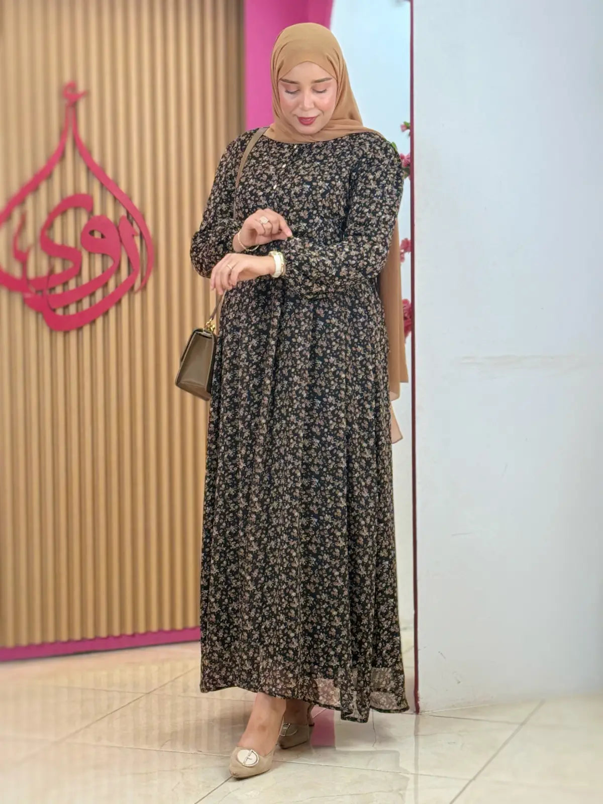 فستان شامة أسود