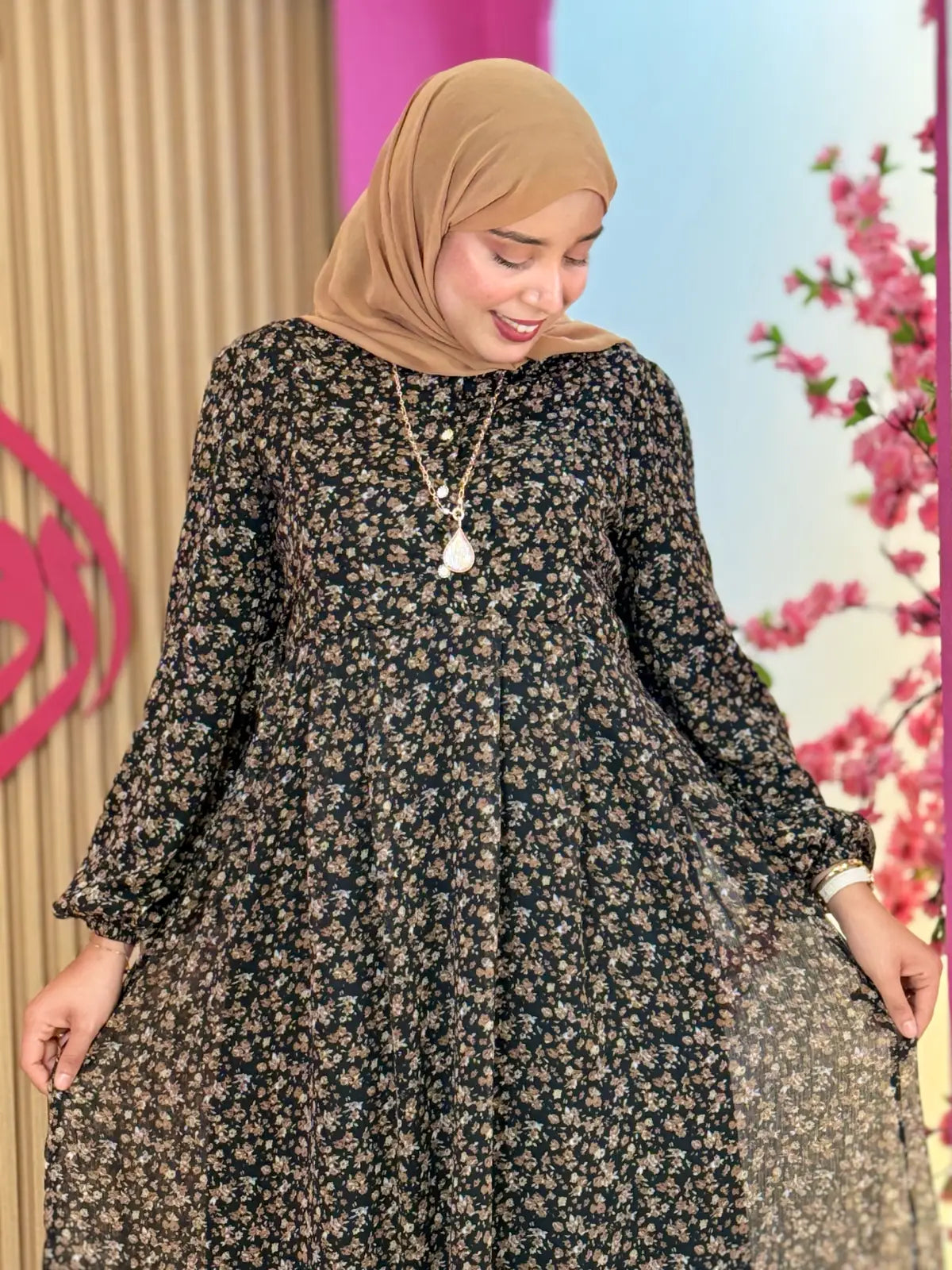 فستان شامة أسود
