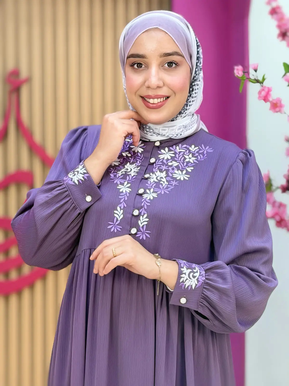 فستان وسام بنفسجي