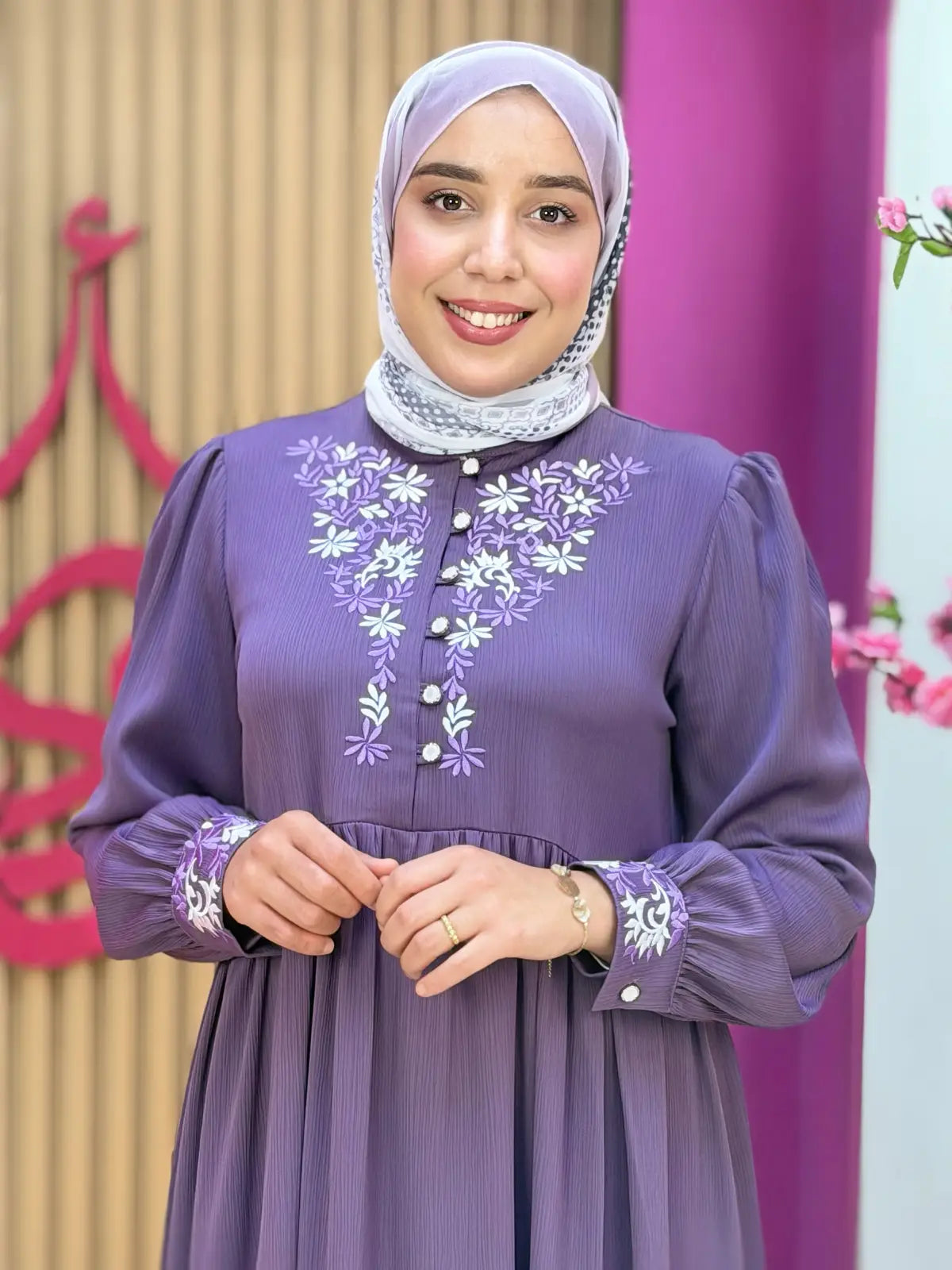 فستان وسام بنفسجي