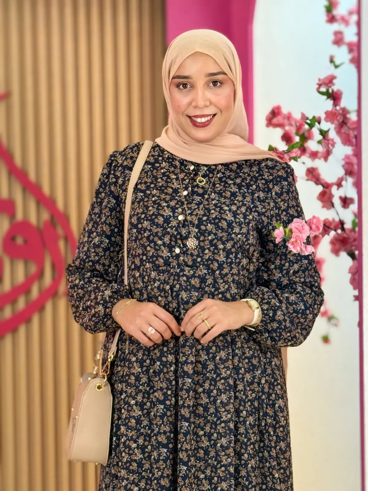 فستان شامة أزرق غامق