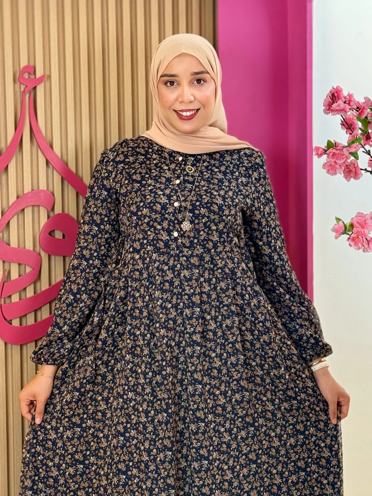 فستان شامة أزرق غامق