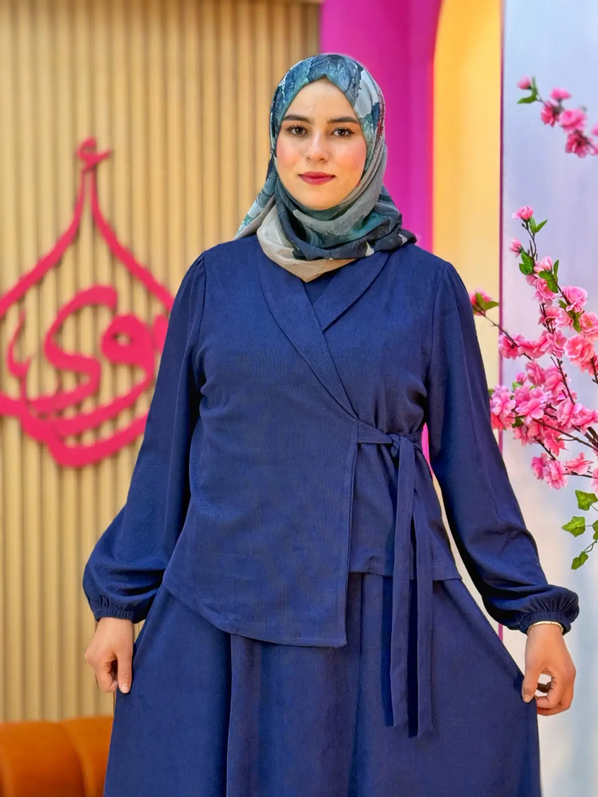 فستان مرجانة أزرق داكن