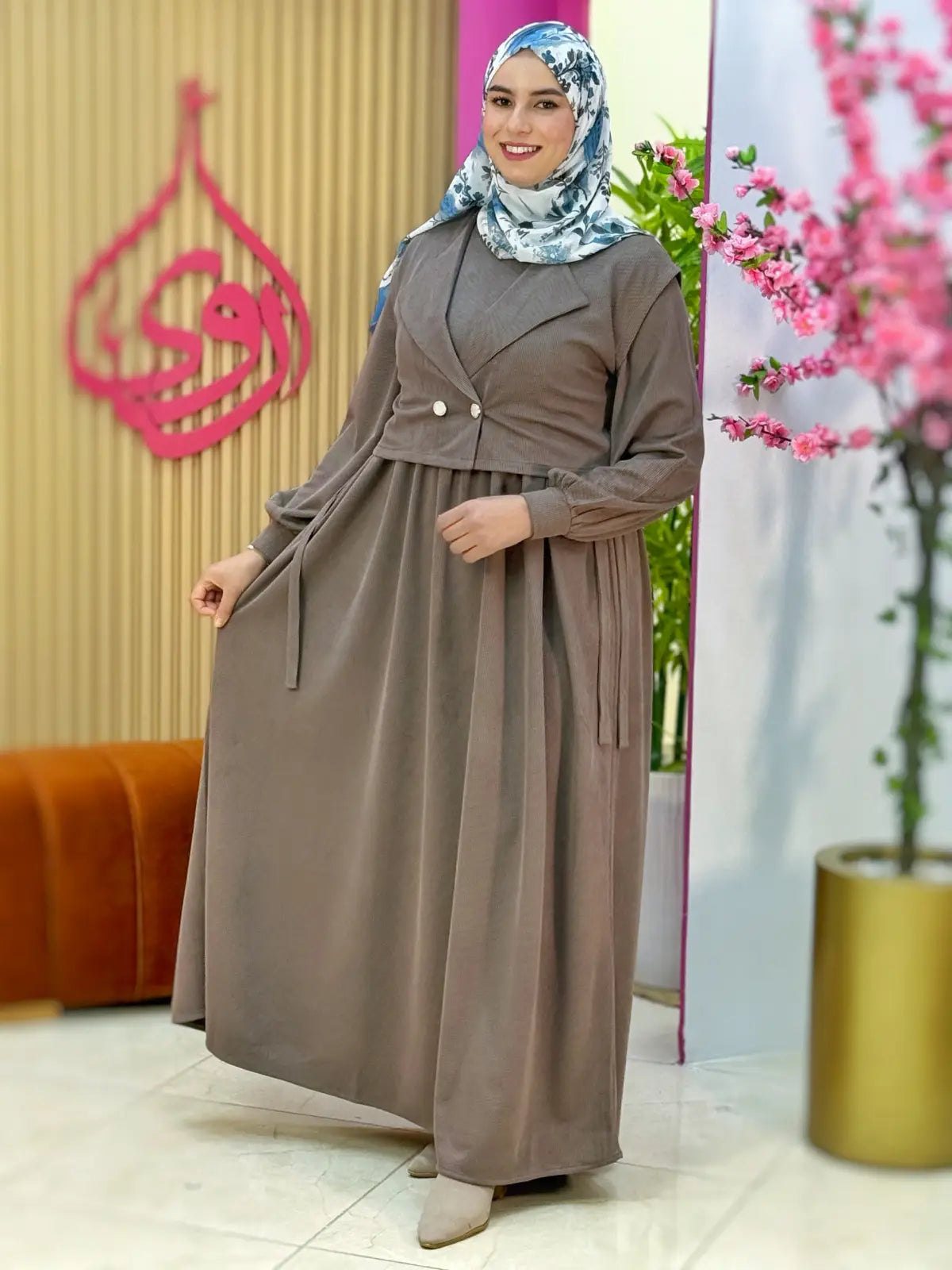 فستان لورا ترابي