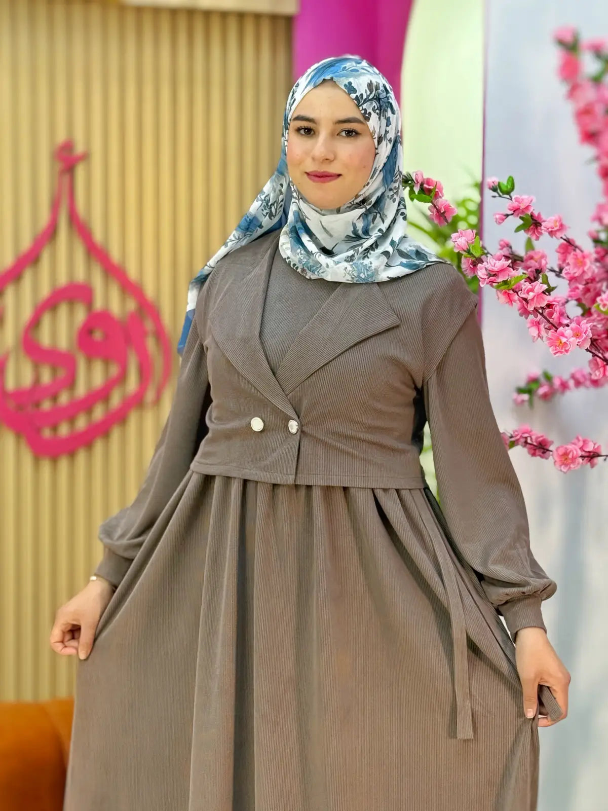 فستان لورا ترابي