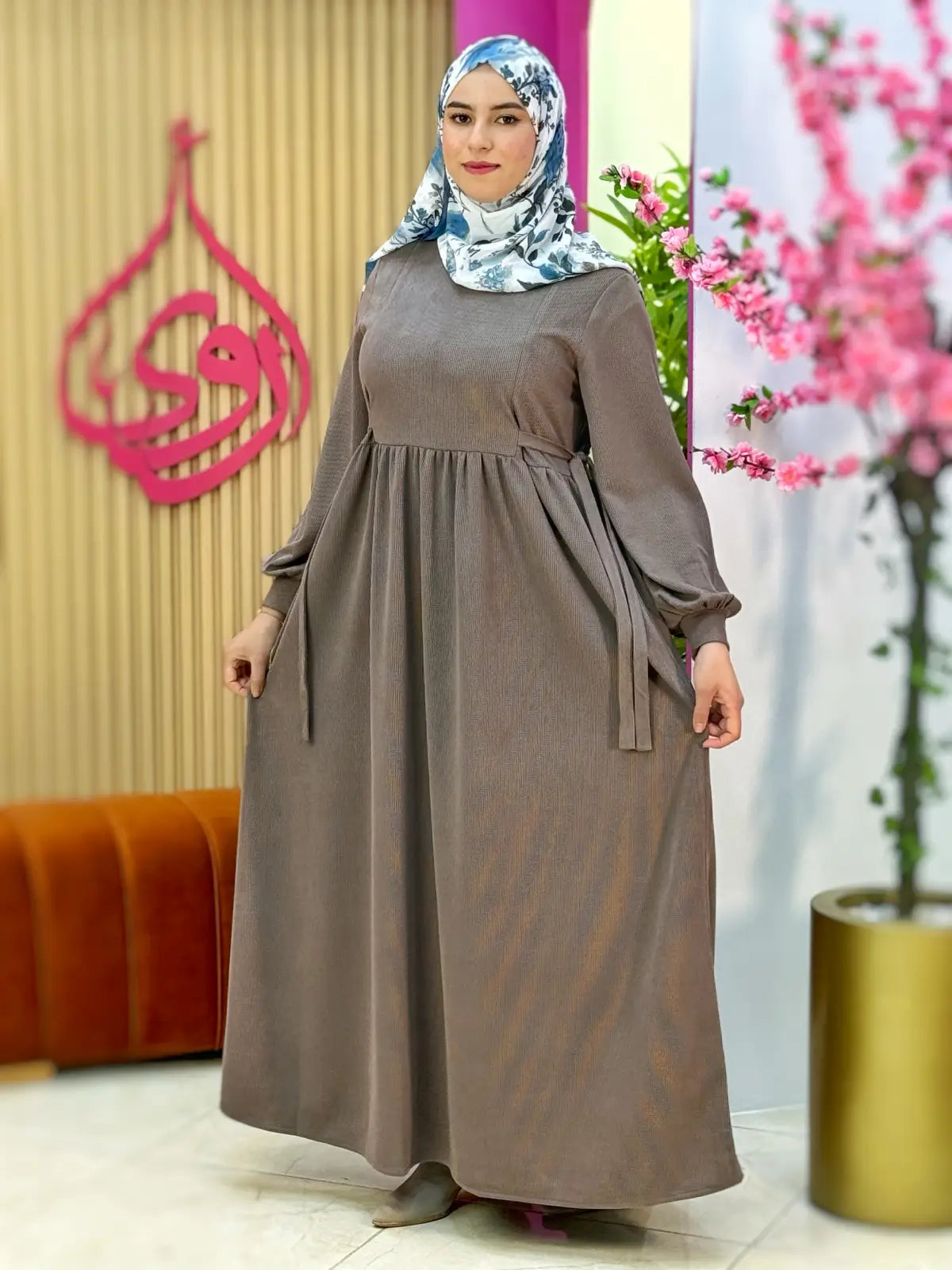 فستان لورا ترابي