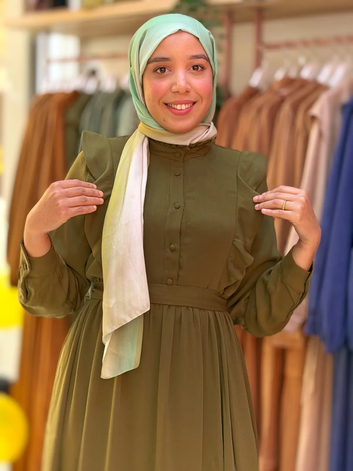 فستان جواهر أخضر