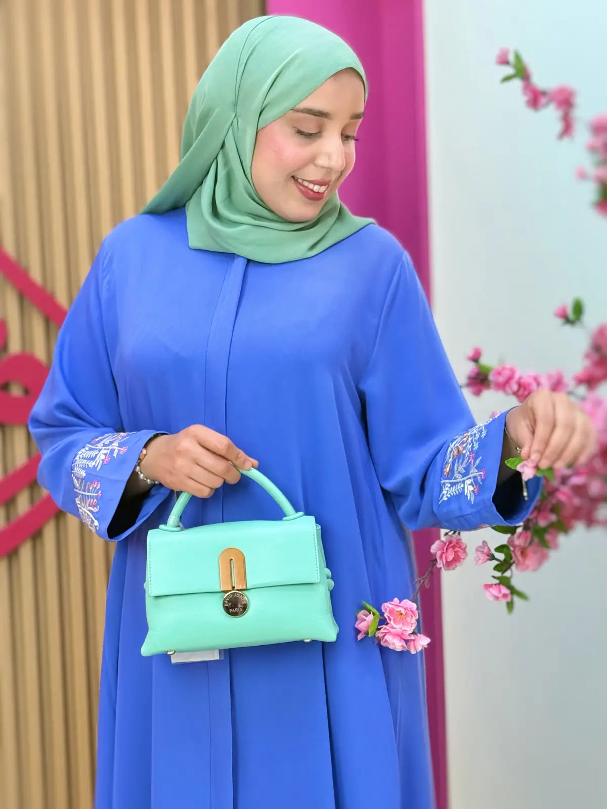 عباية بسمة أزرق